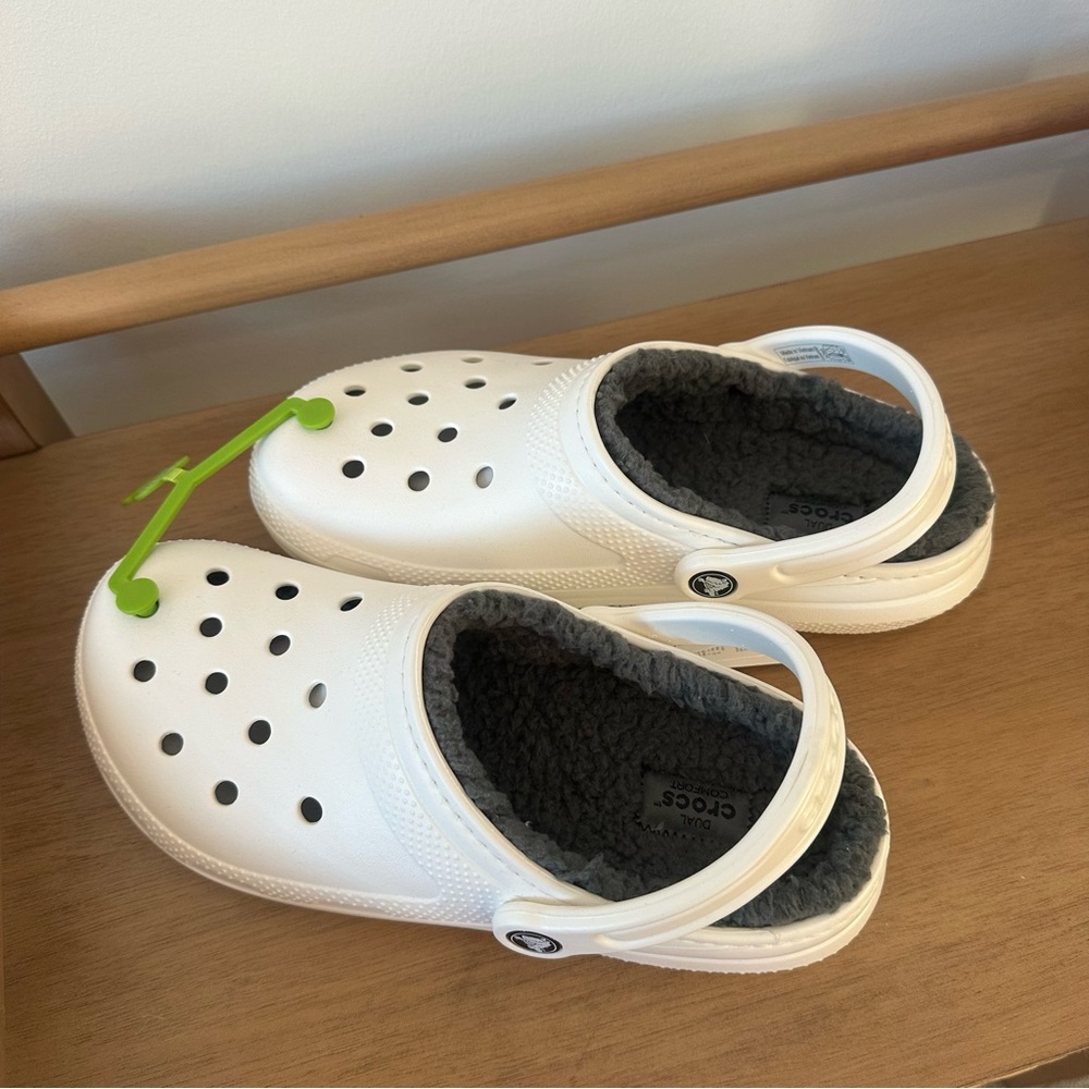 NWT CROCS Women’s 9, Men’s 7 Classic Lined Clog - Picture 14 of 16